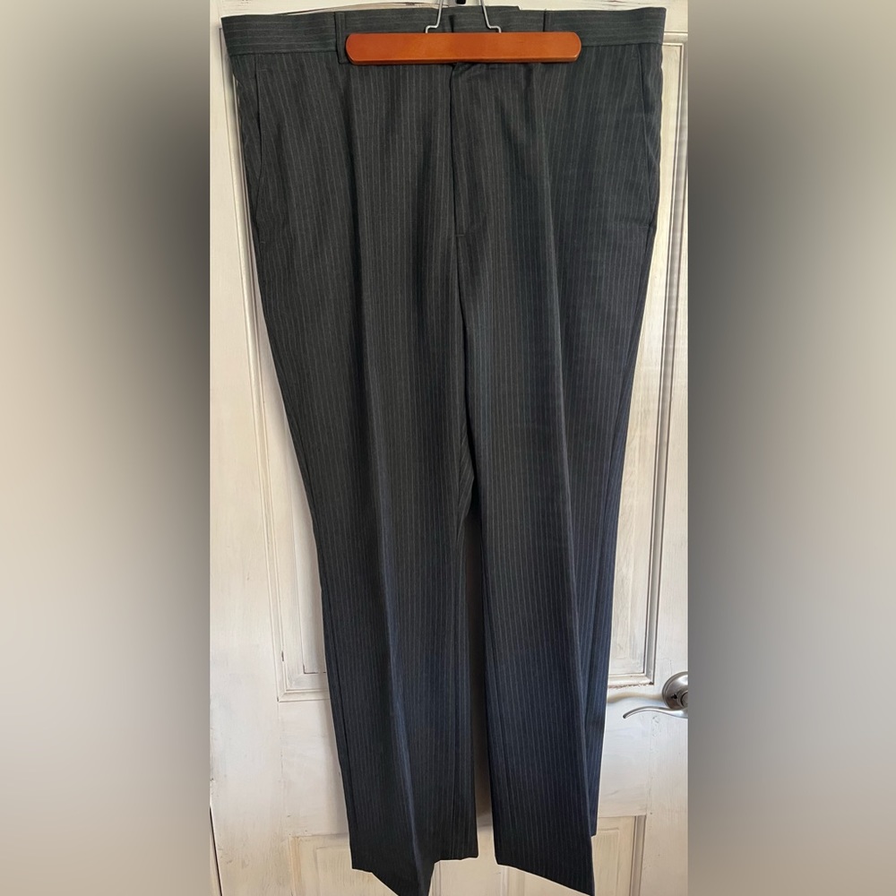 Banana Republic dress pants. Size 38x32.  Black with pin stripes